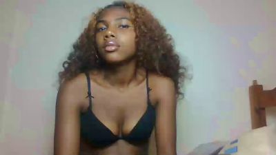 Tinny_Sexee live cam on Cam4