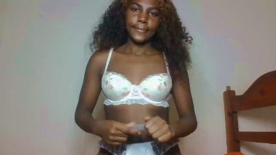 Tinny_Sexee live cam on Cam4