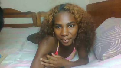Tinny_Sexee live cam on Cam4