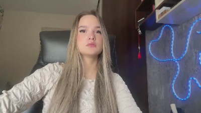 TinyHipolito live cam on Cam4