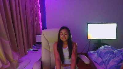 TinyLittleLisa live cam on Cam4