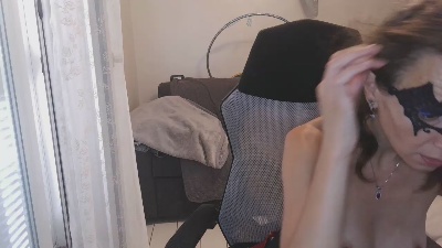 TinyWife live cam on Cam4