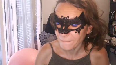 TinyWife live cam on Cam4