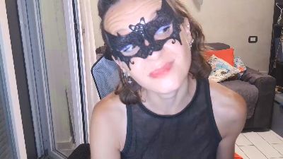 TinyWife live cam on Cam4
