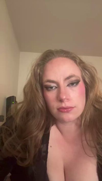 Tinybitferal live cam on Cam4
