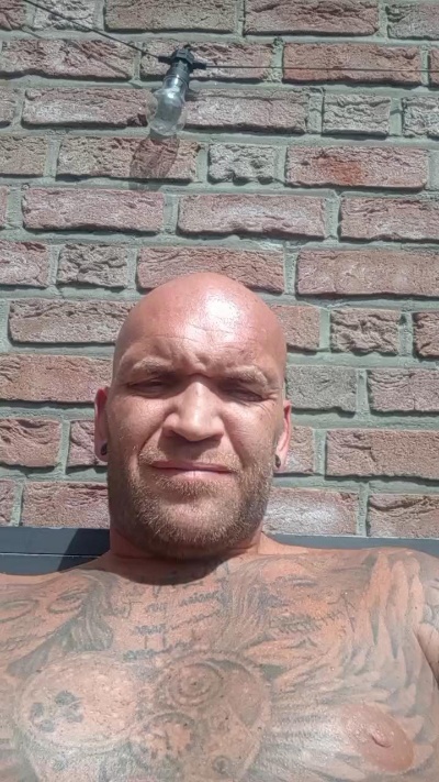 Tinytairap live cam on Cam4