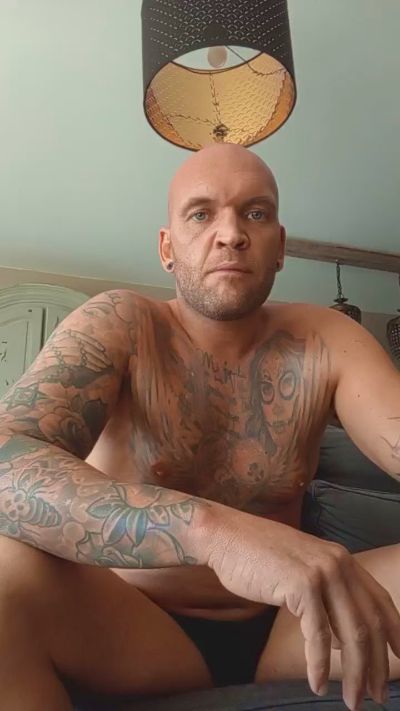 Tinytairap live cam on Cam4