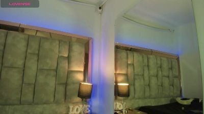 Titan_Moreno live cam on Cam4