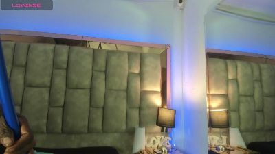 Titan_Moreno live cam on Cam4