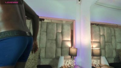 Titan_Moreno live cam on Cam4