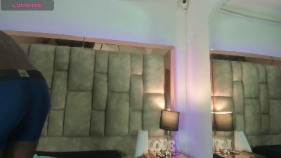 Titan_Moreno live cam on Cam4