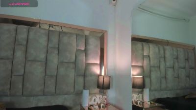 Titan_Moreno live cam on Cam4