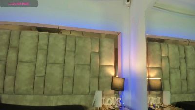 Titan_Moreno live cam on Cam4
