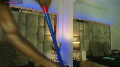 Titan_Moreno live cam on Cam4