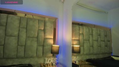 Titan_Moreno live cam on Cam4