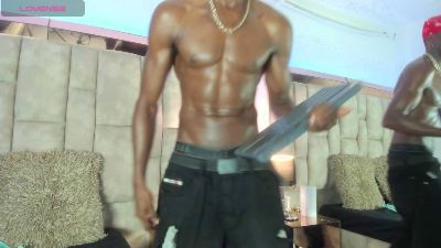 Titan_Moreno live cam on Cam4