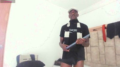 Titan_Moreno live cam on Cam4