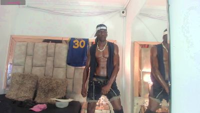 Titan_Moreno live cam on Cam4