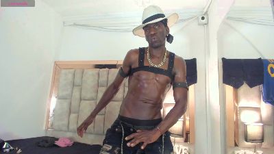 Titan_Moreno live cam on Cam4