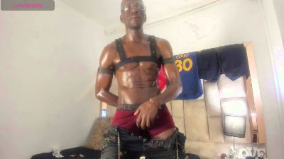 Titan_Moreno live cam on Cam4