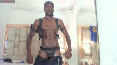 Titan_Moreno live cam on Cam4