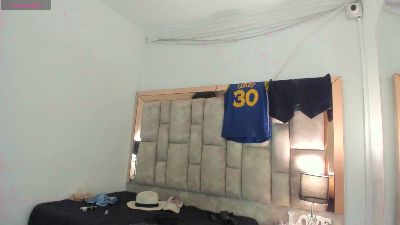 Titan_Moreno live cam on Cam4