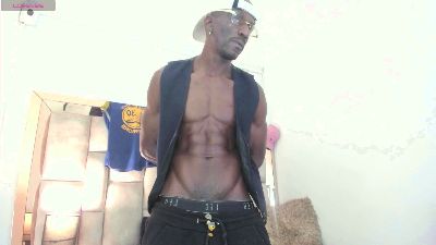 Titan_Moreno live cam on Cam4