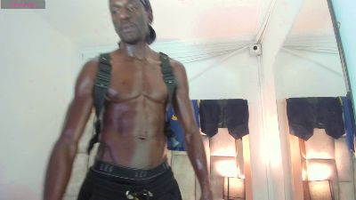 Titan_Moreno live cam on Cam4
