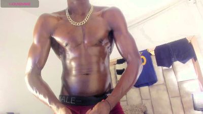 Titan_Moreno live cam on Cam4