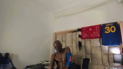 Titan_Moreno live cam on Cam4