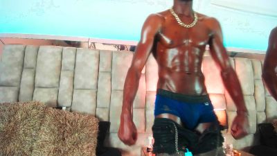 Titan_Moreno live cam on Cam4