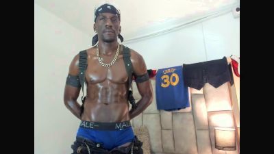 Titan_Moreno live cam on Cam4