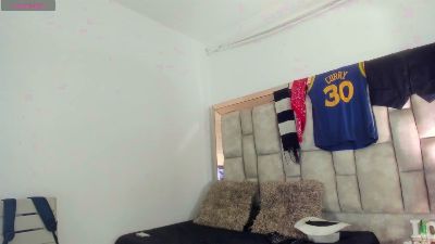 Titan_Moreno live cam on Cam4