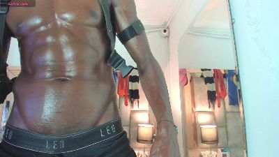 Titan_Moreno live cam on Cam4