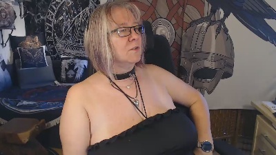 Titten_Luder live cam on Cam4