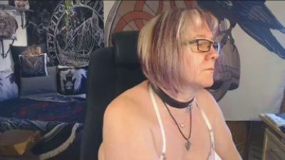 Titten_Luder live cam on Cam4