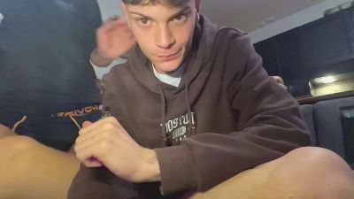 Tittino00 live cam on Cam4