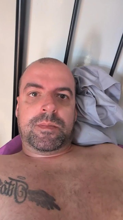 Toma23ya live cam on Cam4