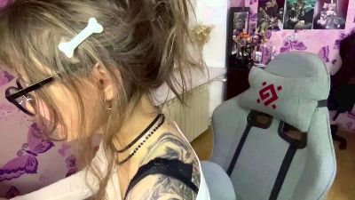 TomiGarriepy live cam on Cam4
