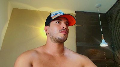 Tommy_John live cam on Cam4