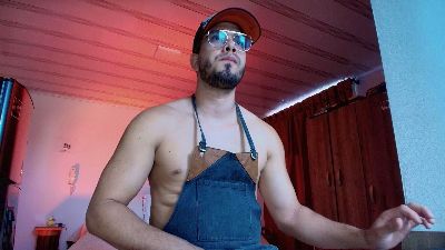 Tommy_John live cam on Cam4