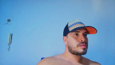 Tommy_John live cam on Cam4