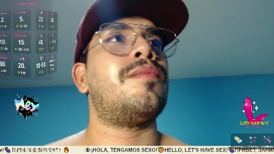 Tommy_John live cam on Cam4