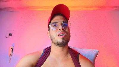 Tommy_John live cam on Cam4