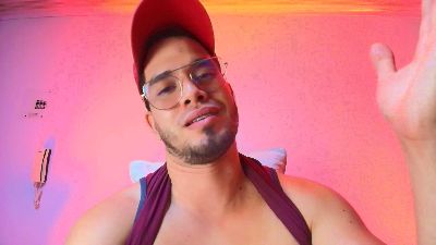 Tommy_John live cam on Cam4