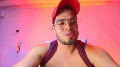 Tommy_John live cam on Cam4