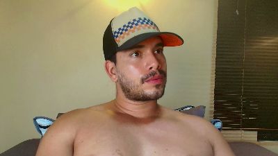 Tommy_John live cam on Cam4