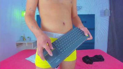 Tommy_Miller4 live cam on Cam4