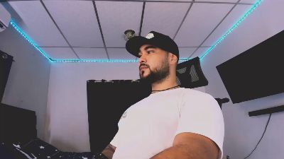 Tommy_Sccot live cam on Cam4