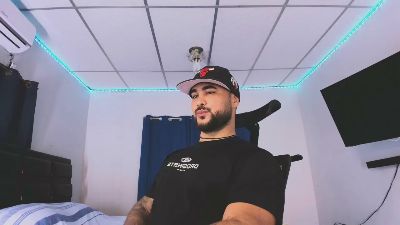 Tommy_Sccot live cam on Cam4